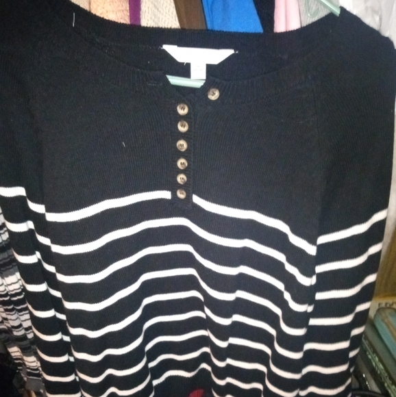 Sweater - Picture 4 of 4